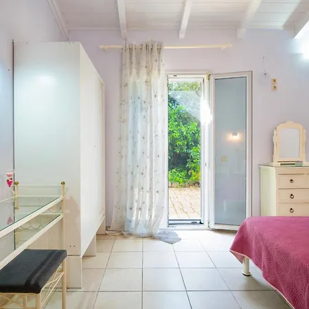 Villa Persephone Halikounas