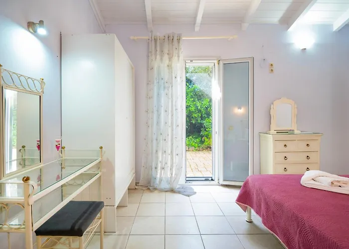 Villa Persephone Halikounas